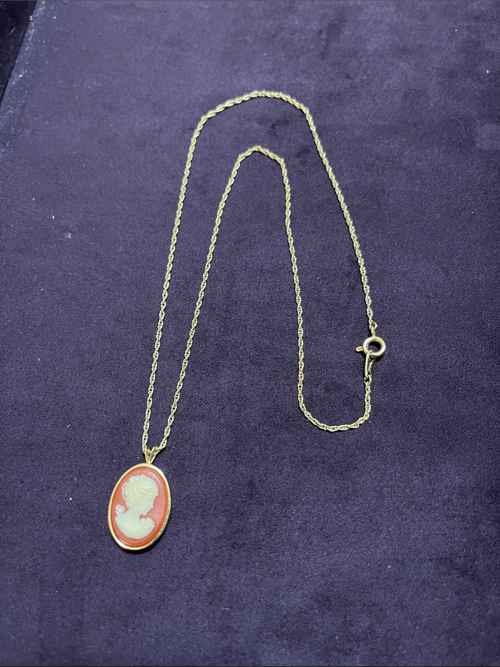 Gold necklace excellent condition